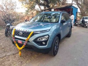 Read more about the article Mahindra XUV700 vs Tata Safari vs Harrier vs MG Hector