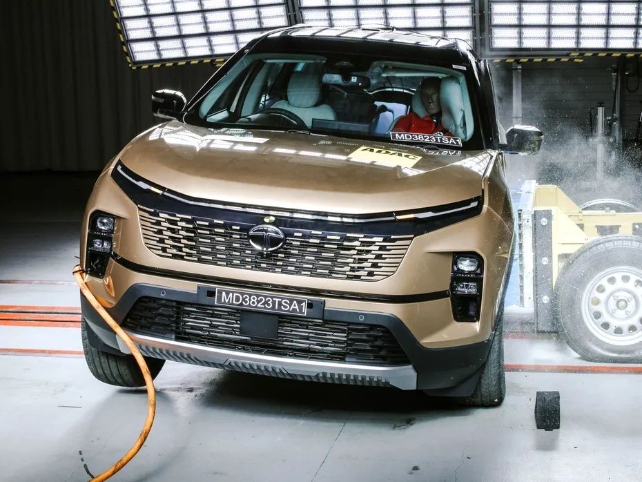 Read more about the article Bharat NCAP Crash Testing To Begin From December 15, 2023, Initial Car Models Likely To Include 2023 Tata Harrier And Safari