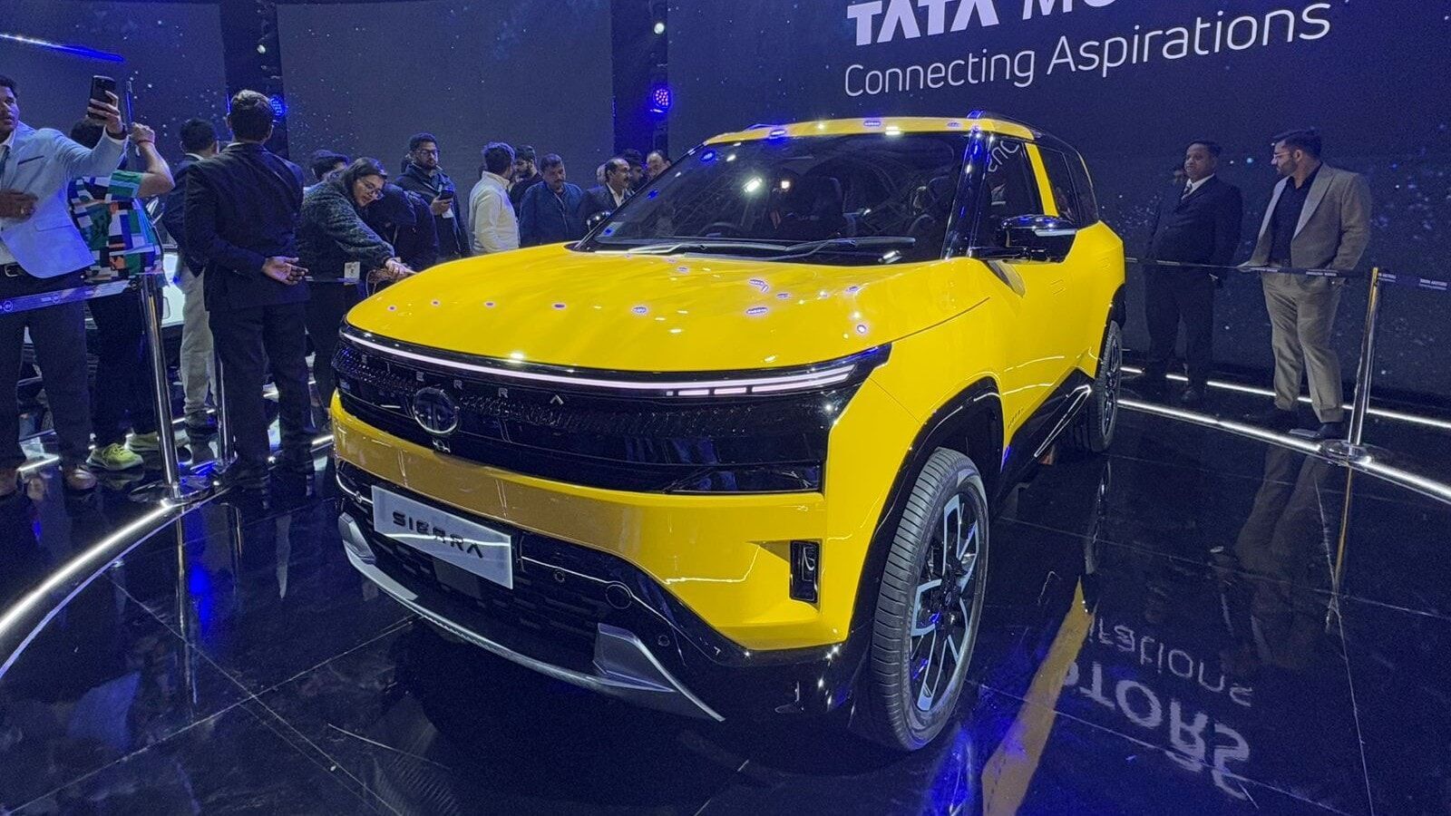 Read more about the article From Tata Sierra to Mahindra XEV 9s: Top 5 cars launching in November 2025