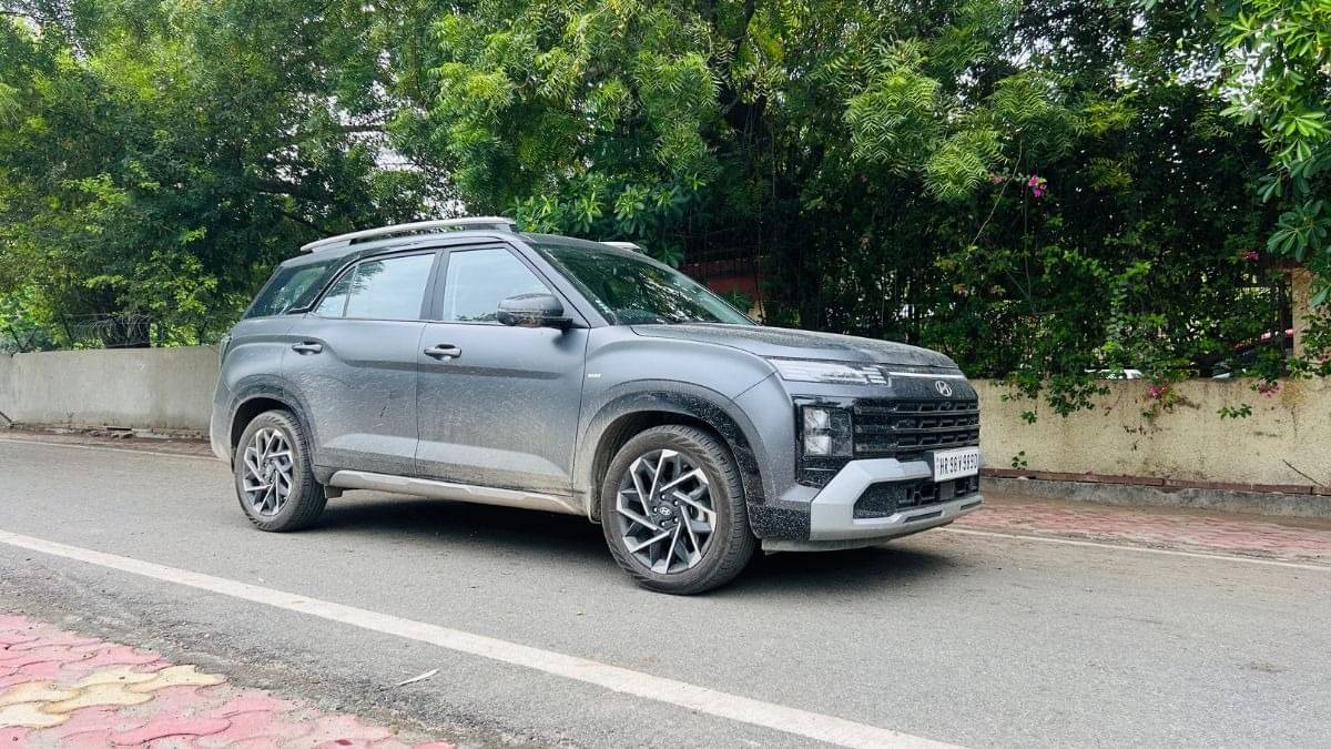 Read more about the article Hyundai Alcazar Price Dips by up to ₹50,000 in November