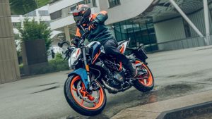 Read more about the article KTM 160 Duke gets new variant with 5-inch TFT display, navigation, Bluetooth